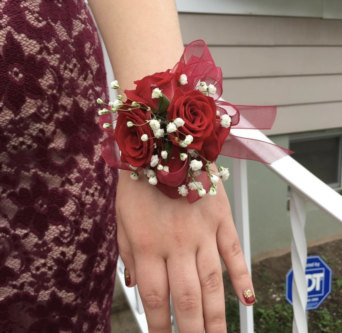 Red Prom Corsage, image size:1170x1140
